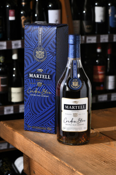 Martell Cordon Bleu gift box - коньяк Мартель Кордон Блю 0.7 л в п/у
