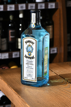 Bombay Sapphire - джин драй Бомбей Сапфир 0.7 л