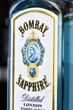 Bombay Sapphire - джин драй Бомбей Сапфир 0.7 л