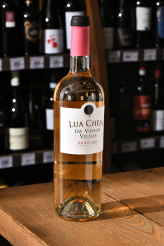 Lua Cheia em Vinhas Velhas - вино Луа Шейа Виньяс Вельяс 0.75 л розовое сухое