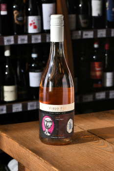 Viejo Feo Pinot Noir - вино Вьехо Фео Пино Нуар 0.75 л розовое полусухое