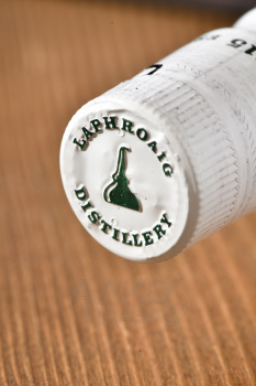Laphroaig Elements L1.0 - виски Лафройг Элементс Л 1.0 0.7 л в п/у