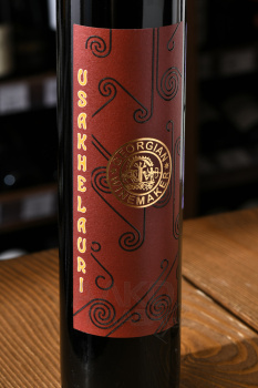 Usahelaouri Georgian Winemaker - вино Усахелаури Джеорджиан Ваинмеикер 0.5 л красное полусладкое