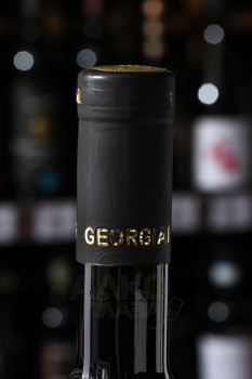 Usahelaouri Georgian Winemaker - вино Усахелаури Джеорджиан Ваинмеикер 0.5 л красное полусладкое