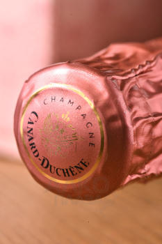 Champagne Canard-Duchene Charles VII Rose - шампанское Шампань Канар-Дюшен Шарль 7 Розе 0.75 л брют розовое в п/у