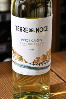 Mezzacorona Terre del Noce Pinot Grigio - вино Терре дель Ноче Пино Гриджио 0.75 л белое сухое