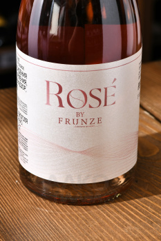 Rose by Frunze - вино Розе Бай Фрунзе 2022 год 0.75 л сухое розовое