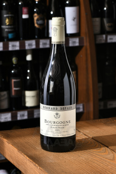Bernard Defaix Bourgogne Pinot Noir - вино Бернар Дефе Бургонь Пино Нуар 0.75 л красное сухое