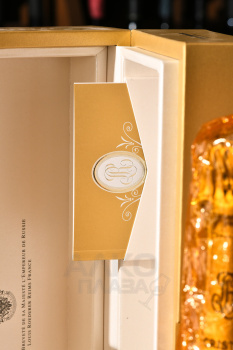 Louis Roederer Cristal gift pack - шампанское Луи Родерер Кристаль 0.75 л в п/у