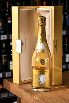 Louis Roederer Cristal gift pack - шампанское Луи Родерер Кристаль 0.75 л в п/у