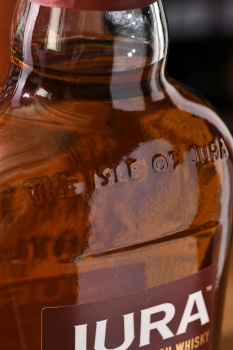 Jura 12 years old in tube - виски Джура 12 лет 0.7 л в тубе
