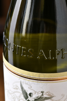 Montes Alpha Chardonnay - вино Монтес Альфа Шардоне 0.75 л белое сухое