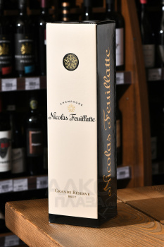 Nicolas Feuillatte Grande Reserve Brut - шампанское Николя Фейатт Гранд Резерв Брют 0.75 л белое брют в п/у
