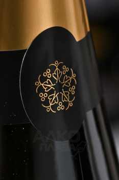 Nicolas Feuillatte Grande Reserve Brut - шампанское Николя Фейатт Гранд Резерв Брют 0.75 л белое брют в п/у