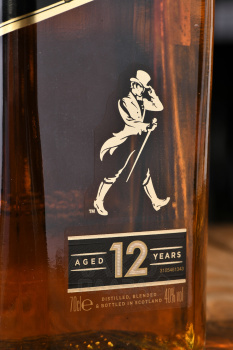 Johnnie Walker Black Label 12 years - виски Джонни Уокер Блэк Лейбл 12 лет 0.7 л