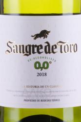 Torres Sangre de Toro - безалкогольное вино Торрес Сангре де Торо 0.75 л белое полусладкое