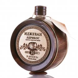 Ijevan Apricot 0.7 л деревянный бочонок