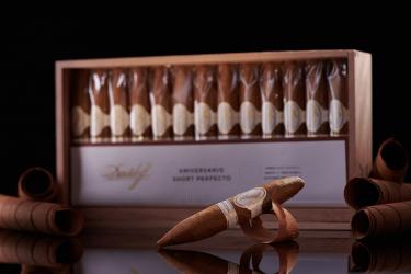 Davidoff Aniversario Short Perfecto - сигары Давидофф Анниверсарио Шорт Перфекто