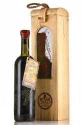 вино Старый Иджеван 1991 коллекционное 0.75 л в деревянной коробке