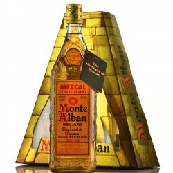 Monte Alban Mezcal with agave worm - текила Монте Албан Мескаль с гусеницей Агавы с 2 бокалами 0.75 л в п/у