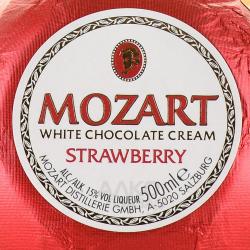 Mozart white chocolate cream strawberry - ликер Мозарт с белым шоколадом и клубникой 0.5 л