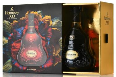 Hennessy XO gift box End of Year 2020 - коньяк Хеннесси XO в подарочной коробке Конец Года 2020 0.7 л в п/у