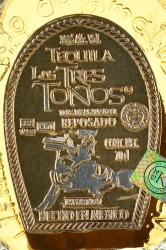 Los Tres Tonos Reposado - текила Лос Трес Тонос Репосадо 0.7 л