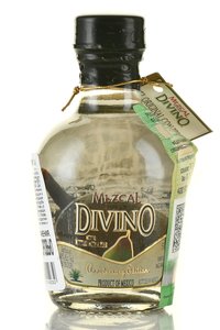 Divino Mezcal Joven with a Pear - Мескаль Дивино Ховен с грушей 0.05 л