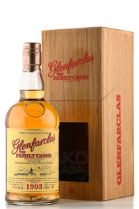 Glenfarclas Family Casks 1993 - виски Гленфарклас Фэмэли Каскс 1993 года 0.7 л