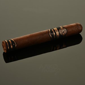 Toro Linea Maduro - сигары Торо Линеа Мадуро