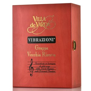 Grappa Vecchia Riserva Vibrazioni - граппа Веккья Ризерва Вибрациони 1.5 л в д/у