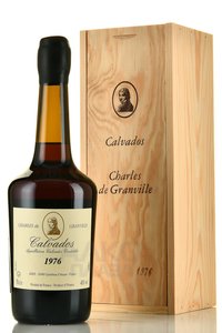 Charles de Granville 1976 - кальвадос Шарль де Гранвиль 1976 год 0.7 л в д/у